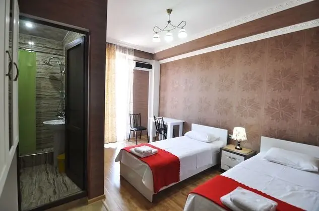 Tek Büyük veya İki Ayrı Yataklı Oda, Balkon