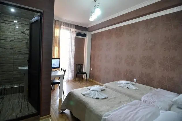 Tek Büyük veya İki Ayrı Yataklı Oda, Balkon