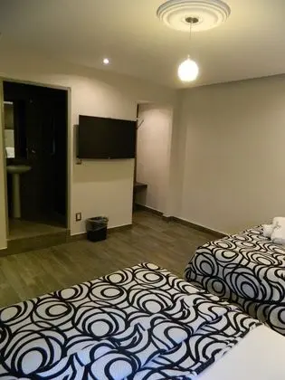 Tek Büyük Yataklı Oda, 2 Çift Kişilik Yatak