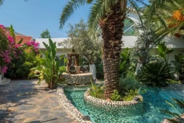 Suite, Havuz Manzaralı