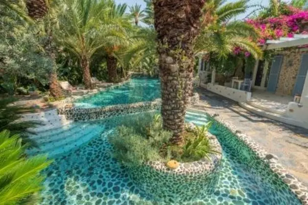 Suite, Havuz Manzaralı