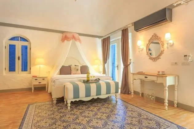 Suite, Havuz Manzaralı