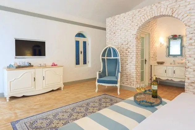 Suite, Havuz Manzaralı