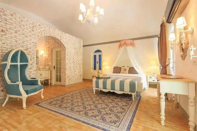 Suite, Havuz Manzaralı