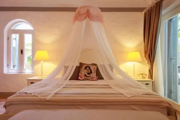 Suite, Havuz Manzaralı