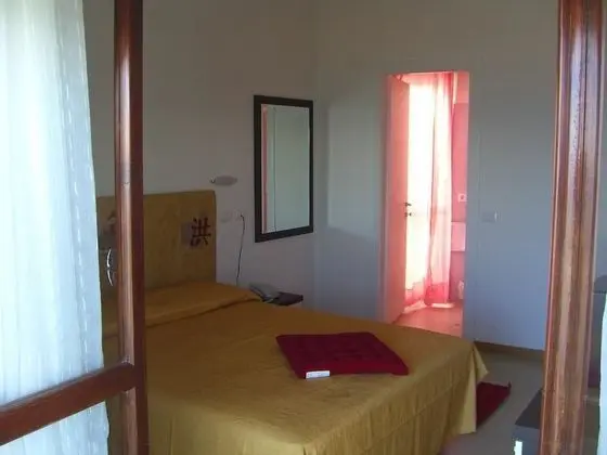 Üç Kişilik Oda