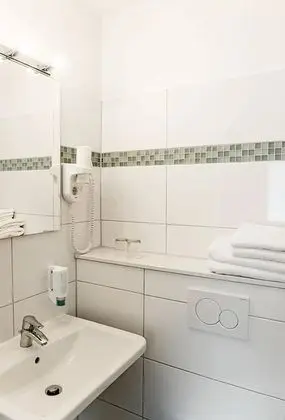 Basic Tek Büyük Yataklı Oda