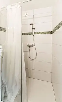 Basic Tek Büyük Yataklı Oda