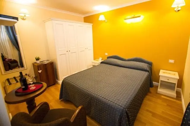 Economy Tek Büyük Yataklı Oda