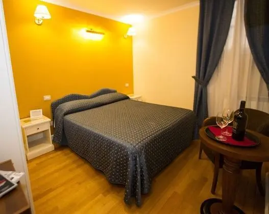 Standard Tek Büyük Yataklı Oda