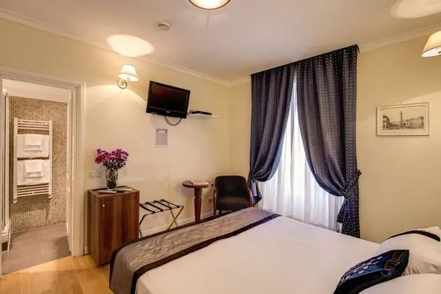 Standard Tek Büyük Yataklı Oda