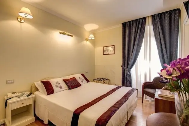 Standard Tek Büyük Yataklı Oda