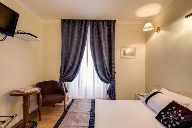 Standard Tek Büyük Yataklı Oda