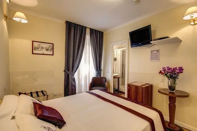 Standard Tek Büyük Yataklı Oda