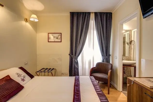 Standard Tek Büyük Yataklı Oda