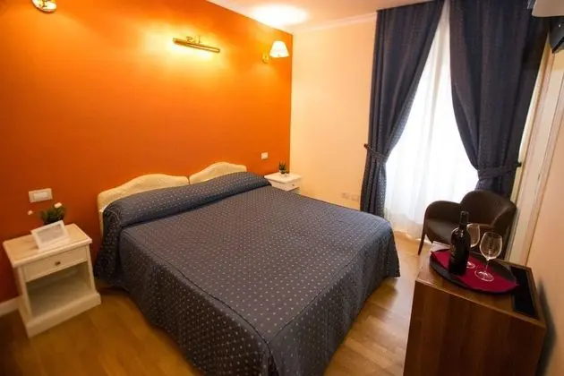 Standard Tek Büyük Yataklı Oda