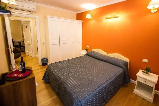 Standard Tek Büyük Yataklı Oda