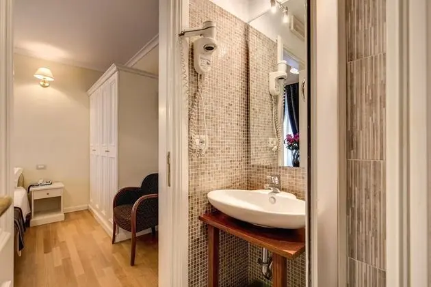 Standard Tek Büyük Yataklı Oda