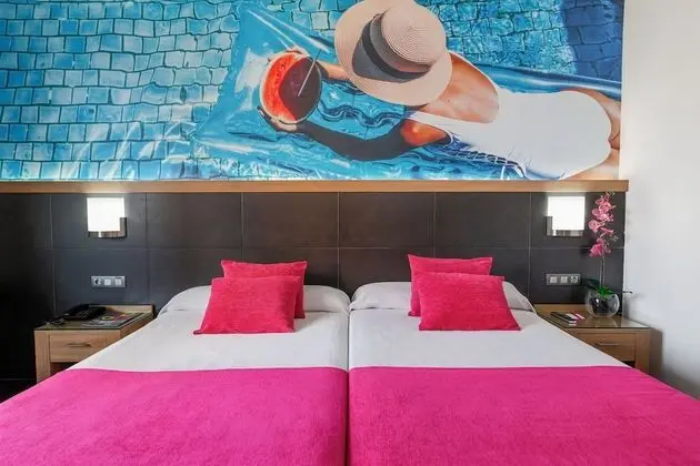 Tek Büyük Yataklı Oda, Teras, Şehir Manzaralı (with 2 Extra beds)