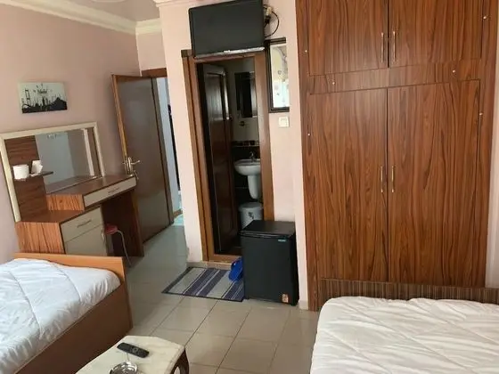 Üç Kişilik Oda