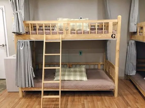 Standard Ortak Ranzalı Oda, Sadece erkekler için, Sigara İçilmez, Özel Banyo