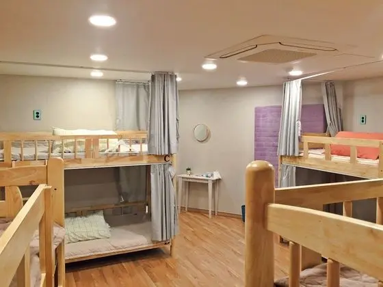 Standard Ortak Ranzalı Oda, Sadece erkekler için, Sigara İçilmez, Özel Banyo