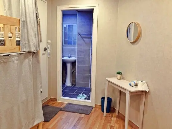 Standard Ortak Ranzalı Oda, Sadece erkekler için, Sigara İçilmez, Özel Banyo