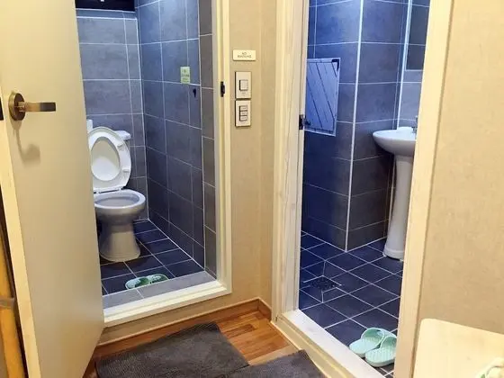 Standard Ortak Ranzalı Oda, Sadece erkekler için, Sigara İçilmez, Özel Banyo