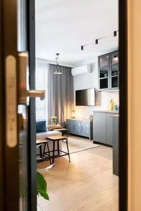 Deluxe Studio (Obywatelska 47A -7/1)