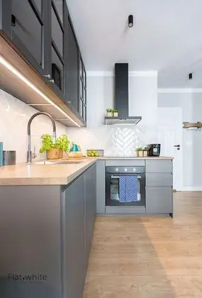 Deluxe Studio (Obywatelska 47A -7/1)