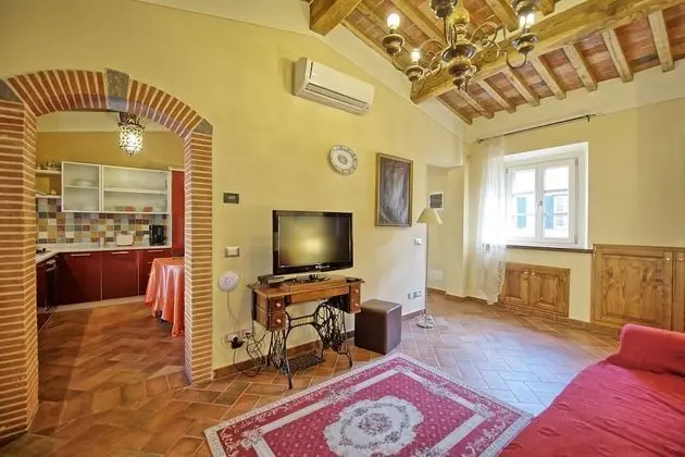 Apart Daire, 2 Yatak Odası, Mutfak, Bahçeli (Flavia 1)