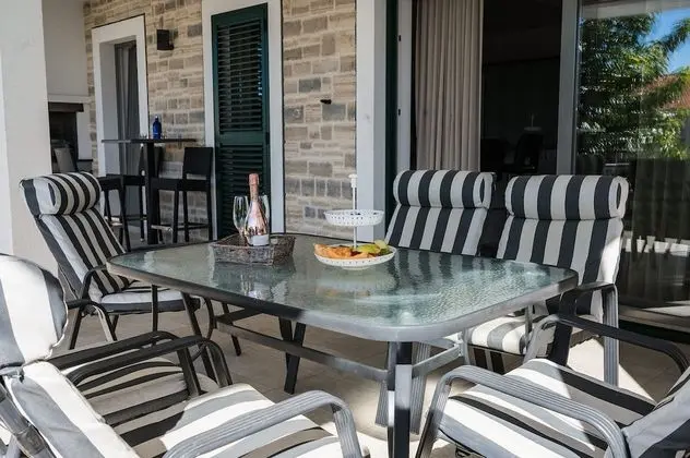 Deluxe Villa, 3 Yatak Odası, Özel Banyo, Havuz Manzaralı