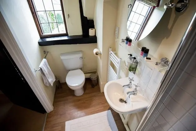 Tek Büyük Yataklı Oda, Banyolu/Duşlu