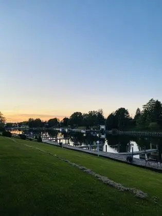 Basic Tek Büyük Yataklı Oda, Nehir Manzaralı