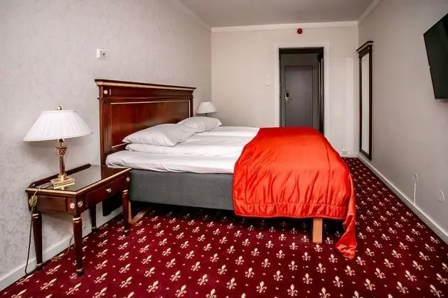 Small Family Double or Twin Room, Partial Lake View