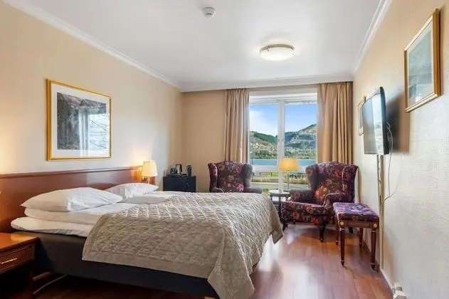 Small Family Double or Twin Room, Partial Lake View