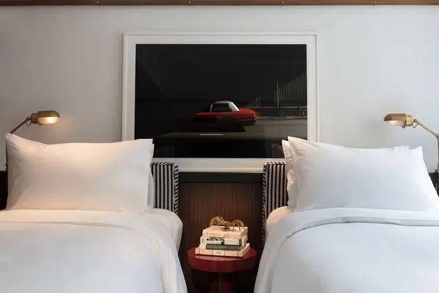 Medium Room with Two Single Beds