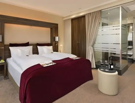 Signature King Room with Skyline View