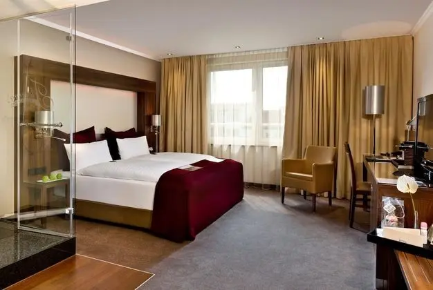 Signature King Room with Skyline View