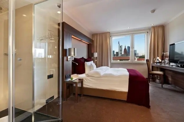 Signature King Room with Skyline View