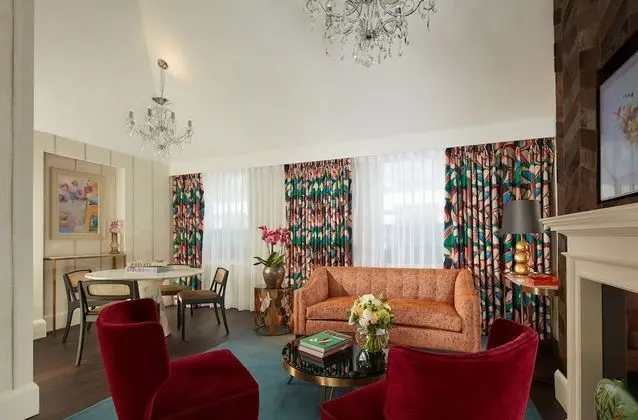 Çatı Katı Süiti (Penthouse) (Suite)