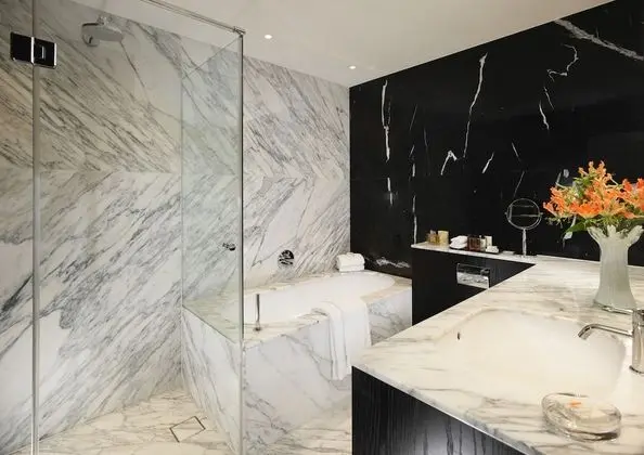 Çatı Katı Süiti (Penthouse) (Suite)