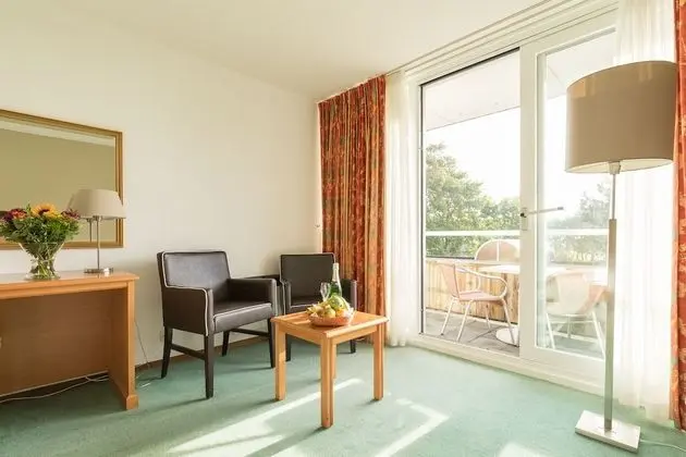 Comfort Tek Büyük Yataklı Oda, Küvet (with Balcony)