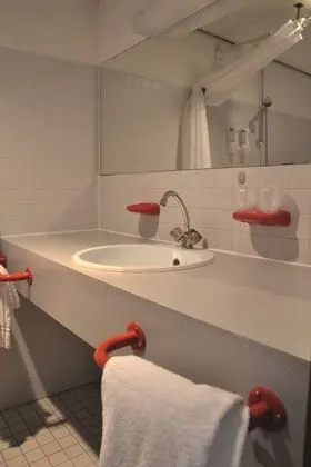 Comfort Tek Büyük Yataklı Oda (with Shower)