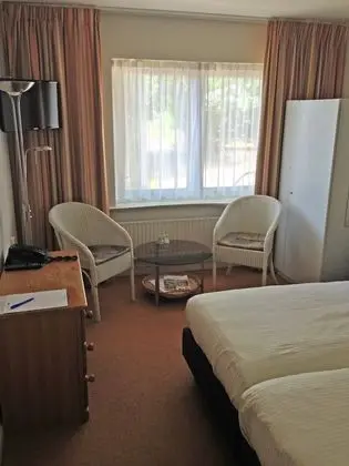 Tek Büyük Yataklı Oda (shower, small)