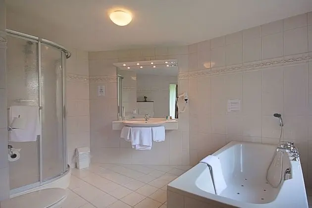 Superior Oda (Seperate Shower)