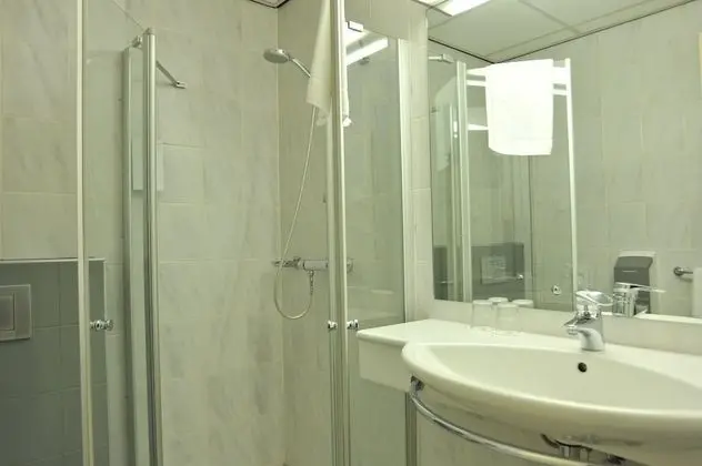 Tek Kişilik Oda (with Shower)