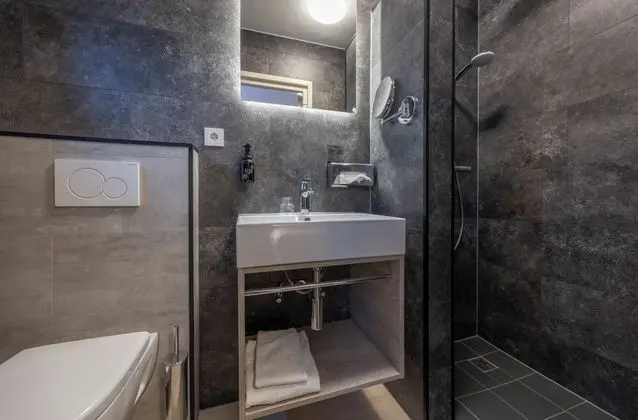 Tek Kişilik Oda (with Shower)