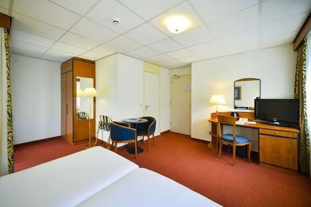 Comfort Oda, Teras