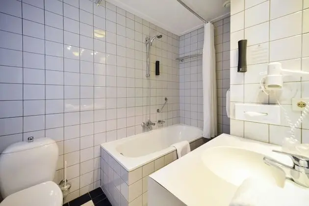 Comfort Oda, Teras